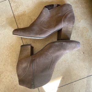 Steve Madden ankle boots size 9